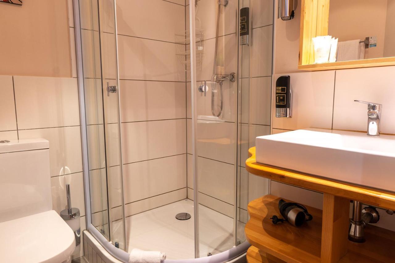 Warum Ins Hotel Neckarsulm Esterno foto