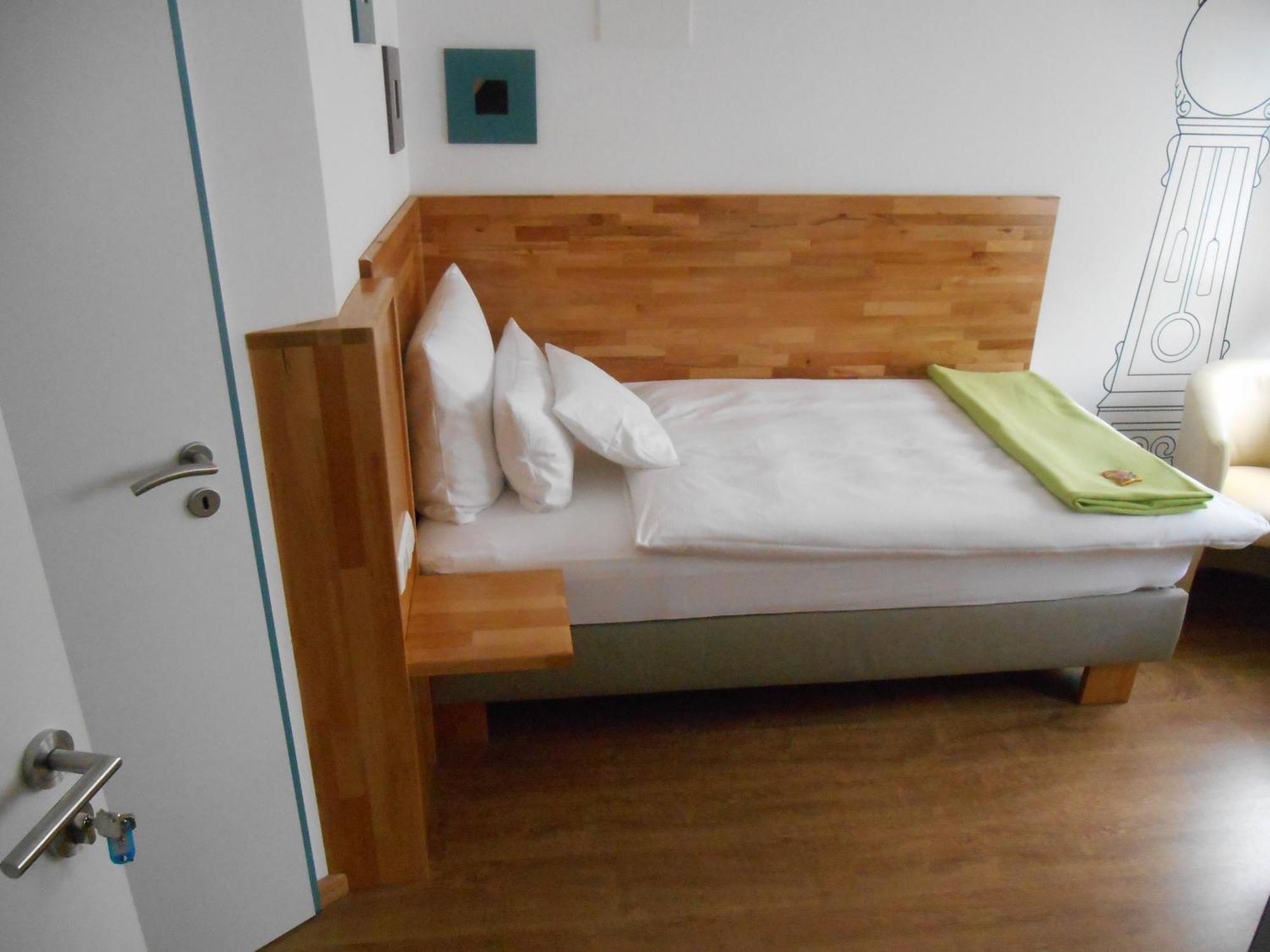 Warum Ins Hotel Neckarsulm Esterno foto
