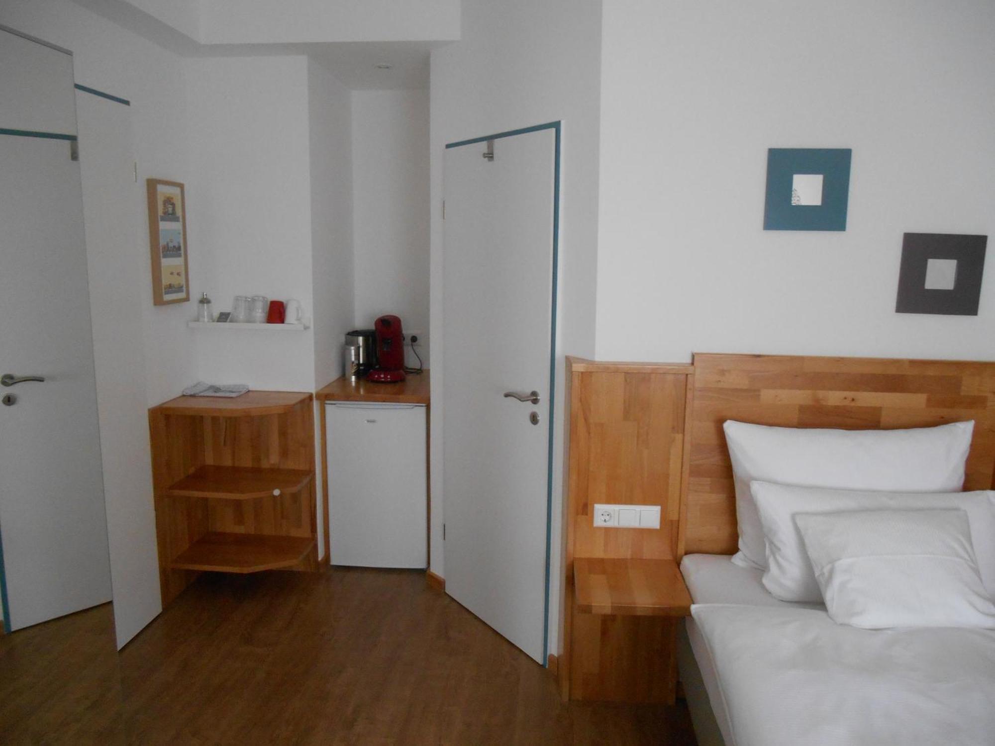 Warum Ins Hotel Neckarsulm Esterno foto